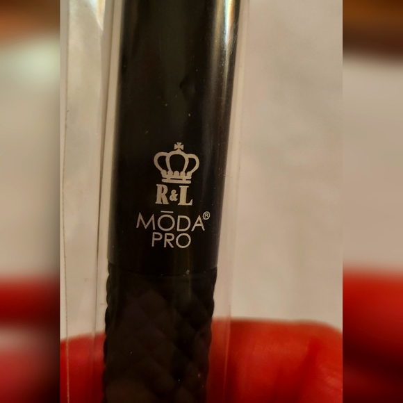 Moda Pro Accentuate Brush BMX 255 8" New in bag - Picture 4 of 4